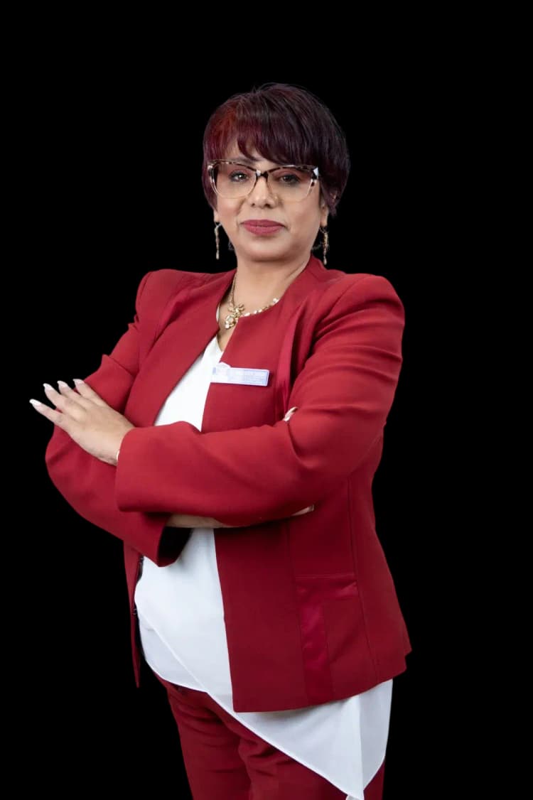 MS.C. Veronica Montoya — Gerente General / Representante Legal
